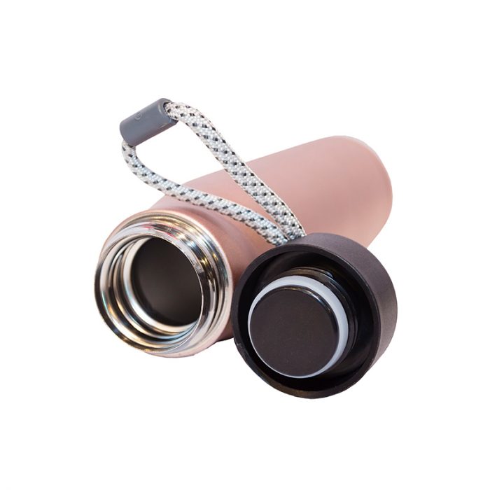 Sports Bottle- branded drinkware for corporate gifting in Singapore with custom logo branding.This durable stainless steel sport bottle keeps drinks hot or cold for hours.