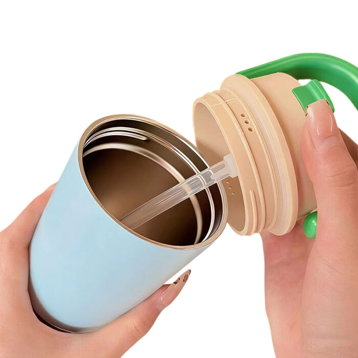 Two tone water bottle - Drinkware corporate gifts for corporate gifting in Singapore with custom logo branding. Two tone water bottle features a beautiful dual-color look that stands out in any crowd.